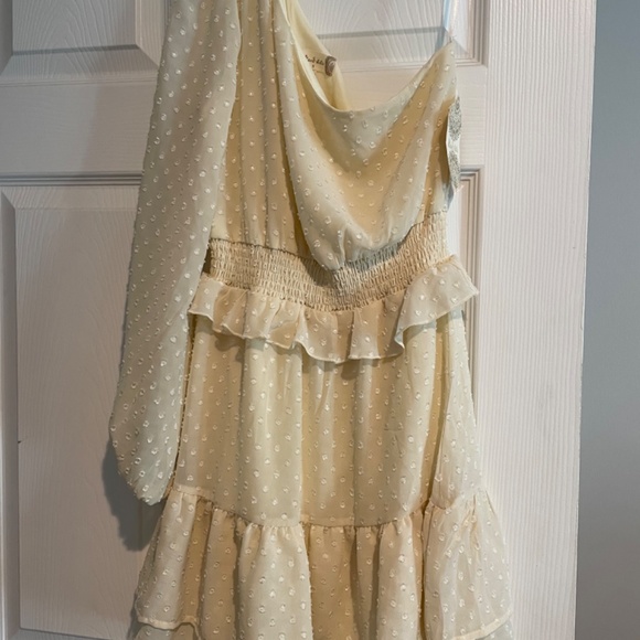 Altar’d State one sleeve Dress - Picture 4 of 4